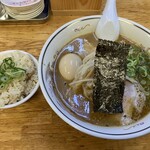 ハルピンラーメン - ハルピン玉子入り 子豚