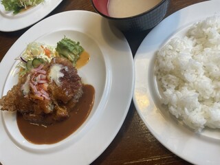 独多日 - 日替りランチ ドリンク付き