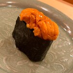 木挽町 とも樹 - 根室の天然馬糞ウニ。キャベツを食べる畜養と違い、旨味が濃ゆい