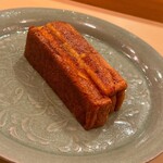 木挽町 とも樹 - 親方と女将合作の卵焼き。端っこをいただきました