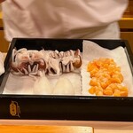 木挽町 とも樹 - 墨烏賊と小柱。ラッコの小柱好きをご存知なので、ツマミ用に手当てしていただいておりました。嬉しい\(//∇//)\