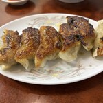 一寸亭 - 焼餃子 ニンニクが効いていて美味