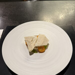 Alternative - 8皿目
      キンカン、マスカルポーネのムース、アールグレイのアイス、トンカ豆のジュレ、カルダモンのメレンゲ。