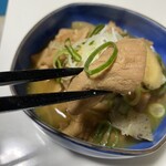 もつ煮 太郎 - モツアップ　　　デカい！