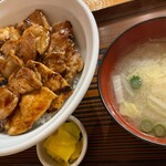 ミルキーウェイ - ロース豚丼 B 普通 味噌汁 漬物付き