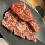 炭火焼肉 絆繁 - 