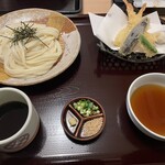 むぎの里 - 料理写真:天ざるうどん大盛茶碗蒸し付（税込1590円）