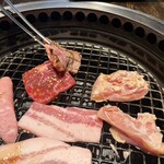 特選黒毛和牛焼肉 西新初喜 - 