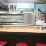 鈴屋 - 店内カウンター