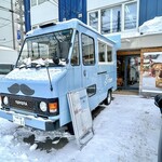 JB's crêpes - 雪が溶けたら動くキッチンカーと外観