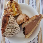 SaLVAge bakery - 