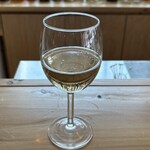 14-54 ピッツェリア - 白ワイン　グラス　120ML　900円