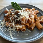 14-54 ピッツェリア - 今週のパスタ　ノーマ　1300円
(チェリートマト、トマトソース、なす、ペコリーノ、モッツァレラ)