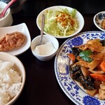 奉天飯店 - もつ野菜味噌炒め（週替わり定食）：¥1,190