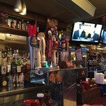 Virgil’s Real Barbecue - 生ビールのタップも6本あります。地元のクラフトビールもあり。