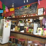 カンクーン - 独特の雰囲気の店内　オーナーのこだわりかな