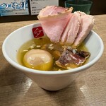 KITCHEN TAKANO - レア焼豚1枚、鶏胸2枚、炙り鶏もも3個、肉雲呑1個、味玉1個、葱