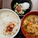 すき家 - 料理写真:まぜのっけ朝食(豚汁変更)