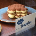 カフェ ザ サン リブズ ヒア - 