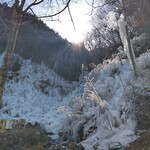 ずりあげうどん - 西武線の車窓からちらっと見えますが、行くと想像以上の迫力！