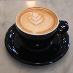 カフェ ザ サン リブズ ヒア - カフェラテ