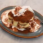 カフェ ザ サン リブズ ヒア - 