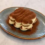 カフェ ザ サン リブズ ヒア - 飲むティラミス