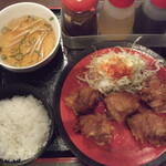 博多豚骨ラーメンまるせん - 料理写真:若鶏の唐揚げ定食