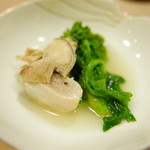 桑名の蛤と菜の花のこぶ締め。