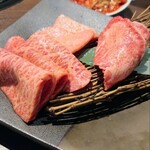 炭火焼肉 はな火 - 特上盛り合わせ　3000円くらい
