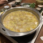 日本料理ひたち野いしざき - 真打ち、あんこう鍋。野菜の旨みがハンパない。そこへアンコウが接続、融合。なるほど、これがひとつの究極解か。