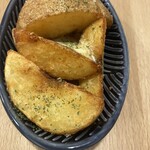 駅バル JunJun - 皮付フライドポテト