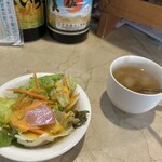 洋食屋 ぷてぃ あう゛ぃにょん - オムライスランチ（スープ、サラダ付き）
850円