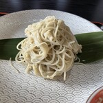 TSUMUGI - 綺麗な盛り付け　そば