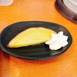 讃岐のおうどん 花は咲く - サービスのさつまいものレモン煮