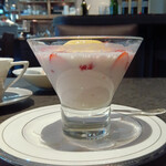 Art de Vivre - イチゴのブランマンジェ はちみつのアイスと共に