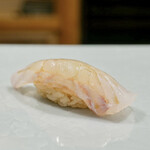 東麻布 天本 - ひらめ昆布締め