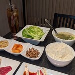 しゃぶしゃぶ すき焼き 焼肉　兜　奥座 - 