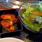 焼肉ぐりぐり家 - サラダ付き！