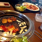 焼肉ぐりぐり家 - おお　うまい！