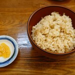 麺屋ひょっとこ 交通会館店 - 茶飯（沢庵付）