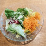 スリー リトル エッグス - サイドメニューのサラダ240円