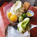 麻布茶房 - ソフトクリームに抹茶パウダー