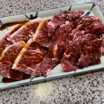 寿苑 - カルビとハラミ（左から
