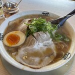 藤一番 - 料理写真:しょうゆらーめん　¥830