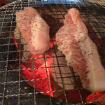 小勝 - 焼肉は色んなとこ行きますが＼(^o^)／
            CP良し。味良し。接客も良し。
            いやー。。。良いと思います(^^)
            
            気になりつつ入り辛そうでしたが行って良かった(^^)
            贔屓にします！
            
            