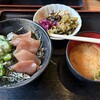 まぐろユッケ丼と定食 三崎屋