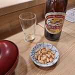 とんかつ とんき - ピーナッツが付いて来る。