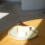 Et -THE CULTURAL COFFEEHOUSE- - 