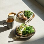 Et -THE CULTURAL COFFEEHOUSE- - 